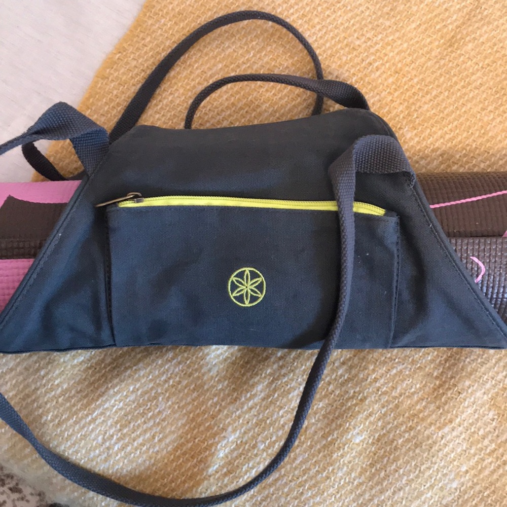 🌸Gaiam 🌸 cute yoga mat carrier